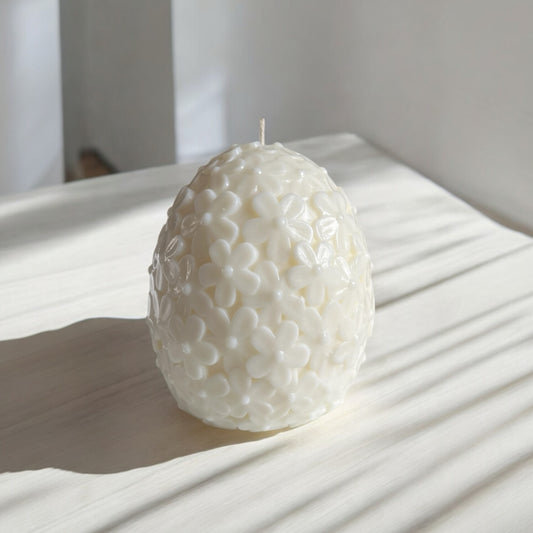 Oval Daisy Decorative Candle